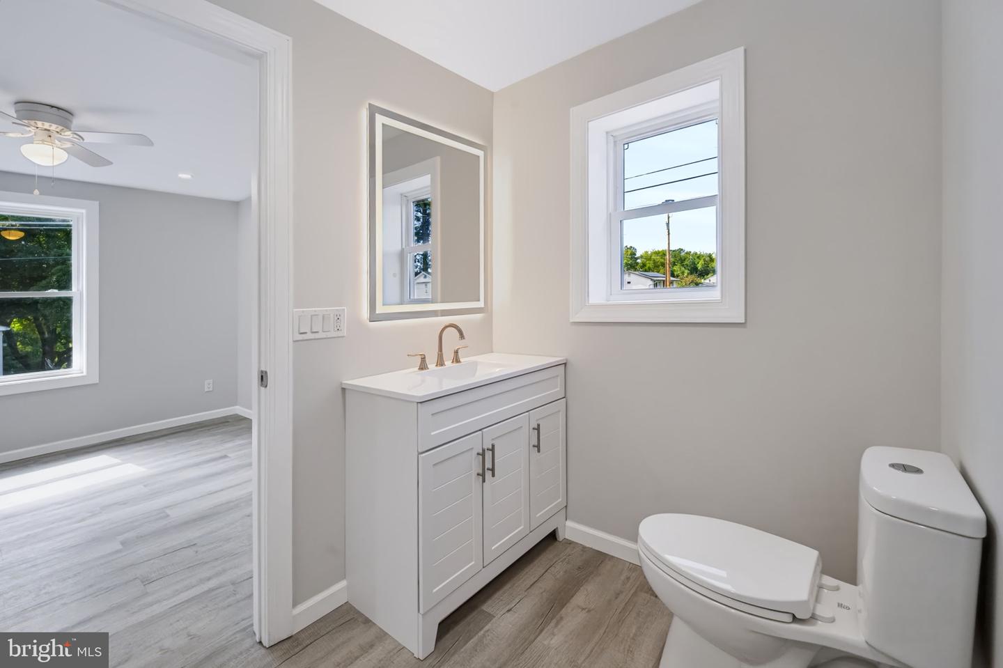 3105 Washington St Property Photo 20