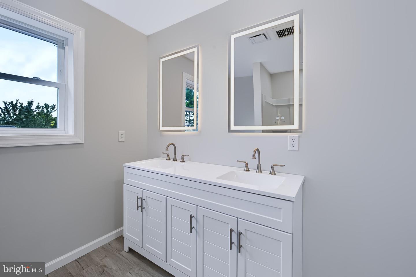 3105 Washington St Property Photo 23