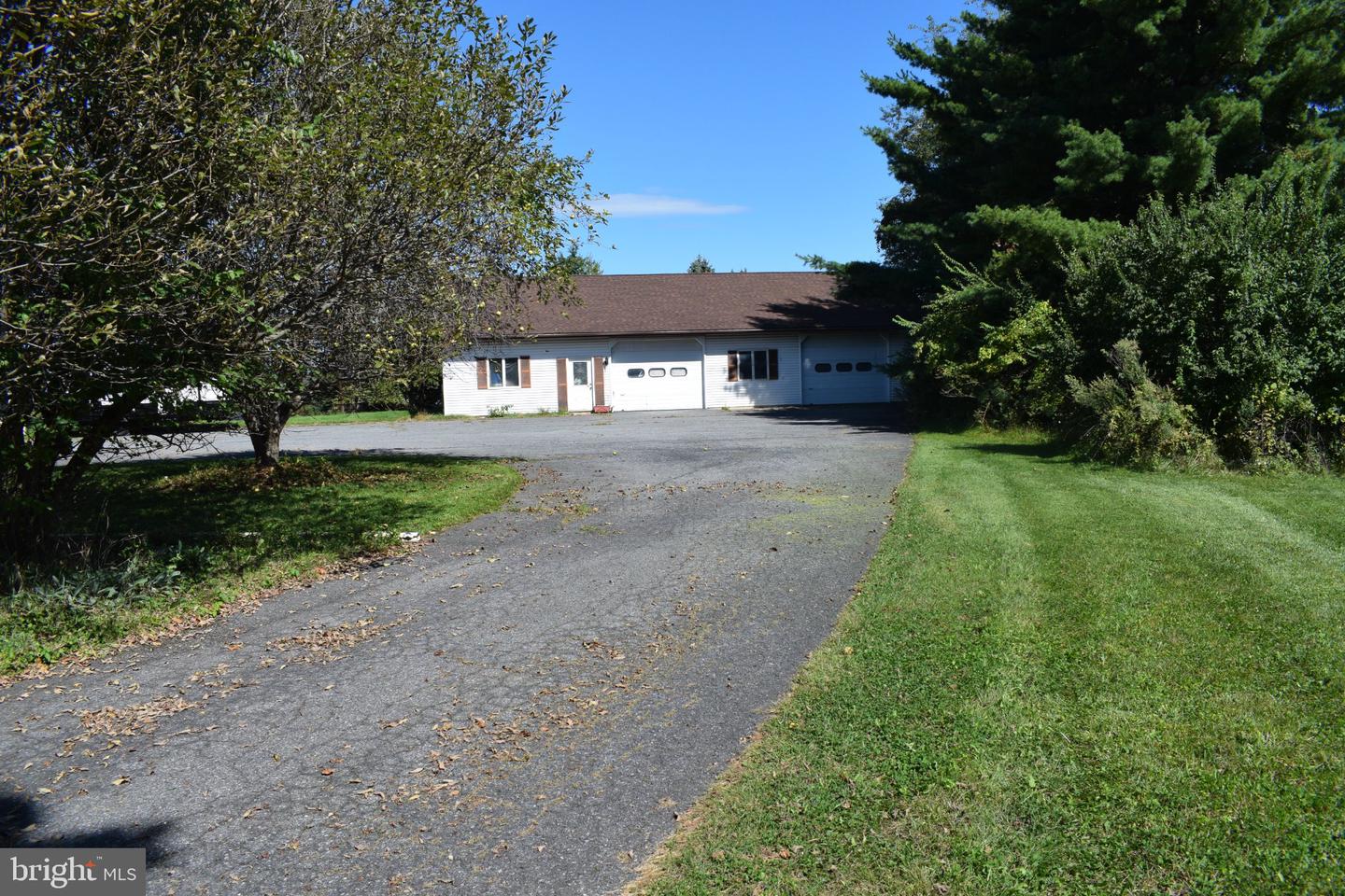 4035 Devonshire Rd Property Photo 3