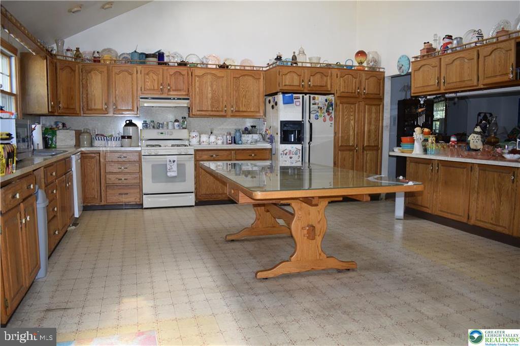 4035 Devonshire Rd Property Photo 5