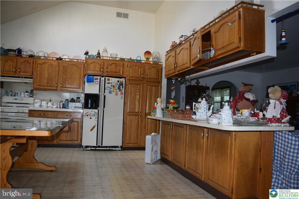 4035 Devonshire Rd Property Photo 6