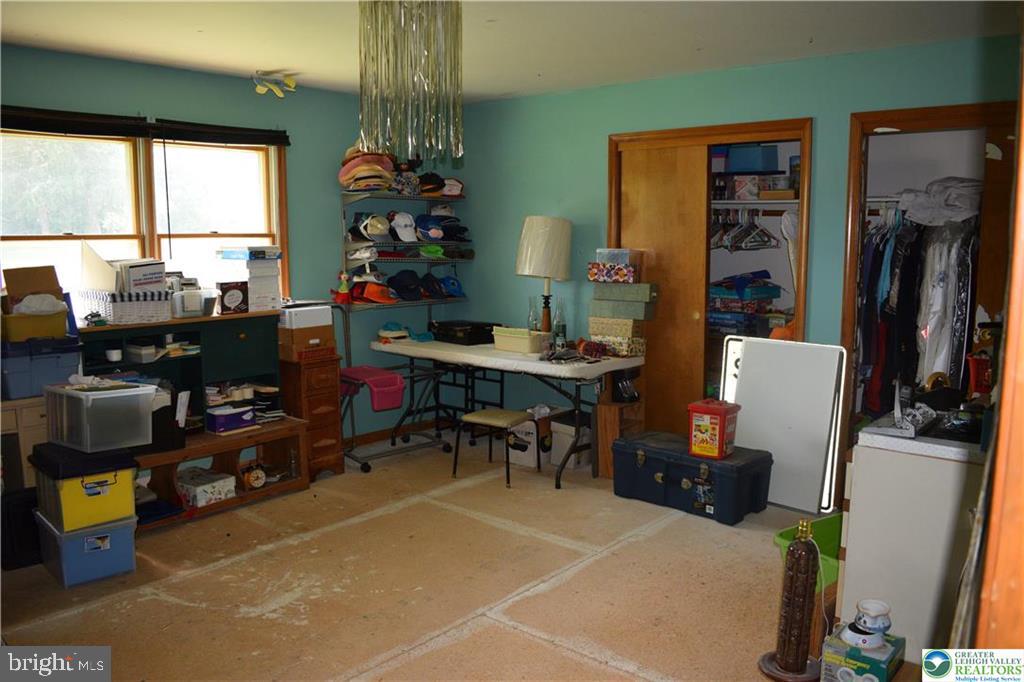 4035 Devonshire Rd Property Photo 9
