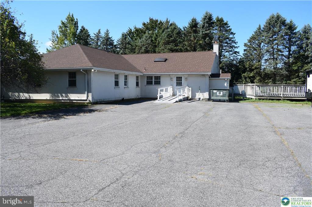 4035 Devonshire Rd Property Photo 10