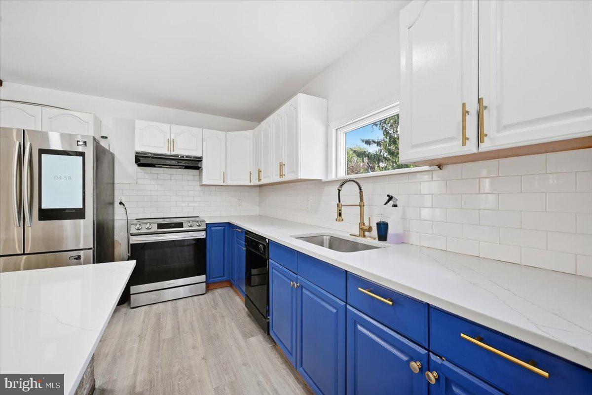 136 E West St Property Photo 16
