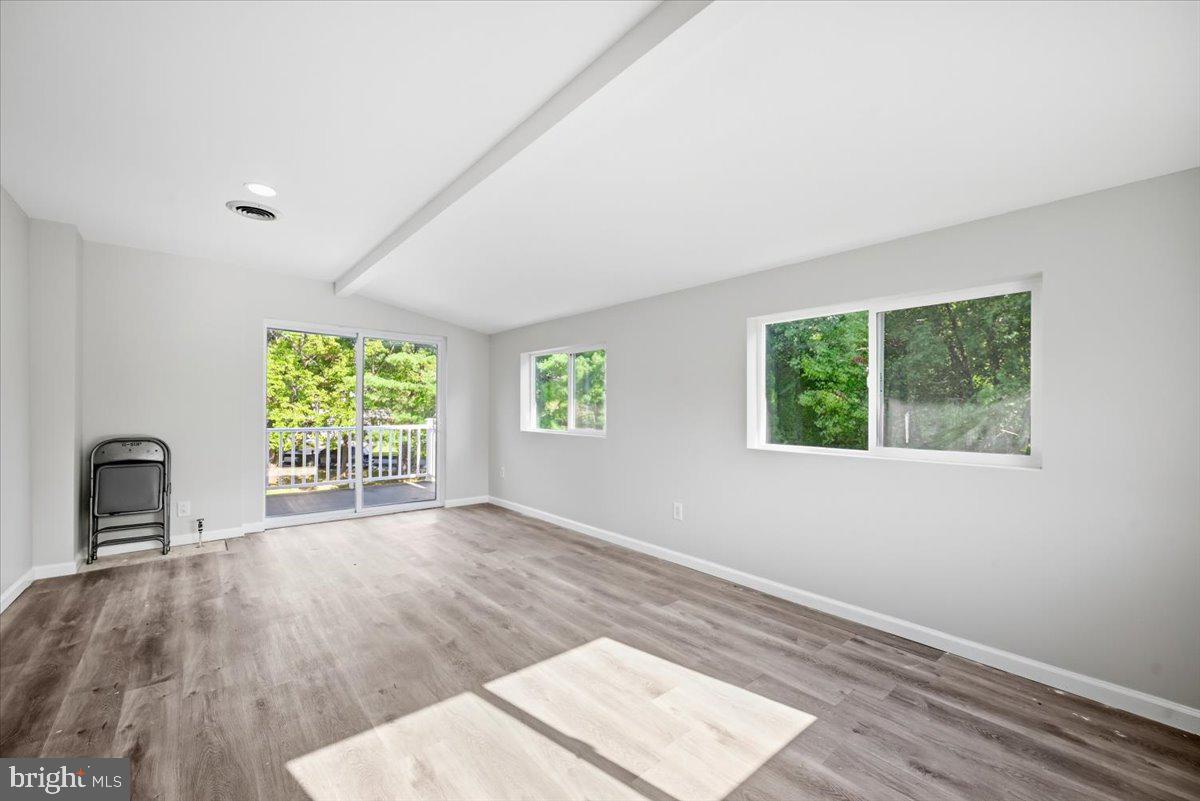 136 E West St Property Photo 18