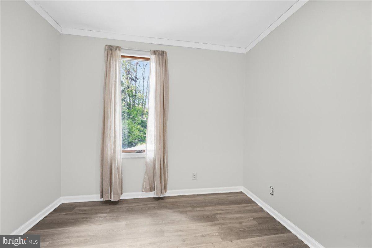 136 E West St Property Photo 21