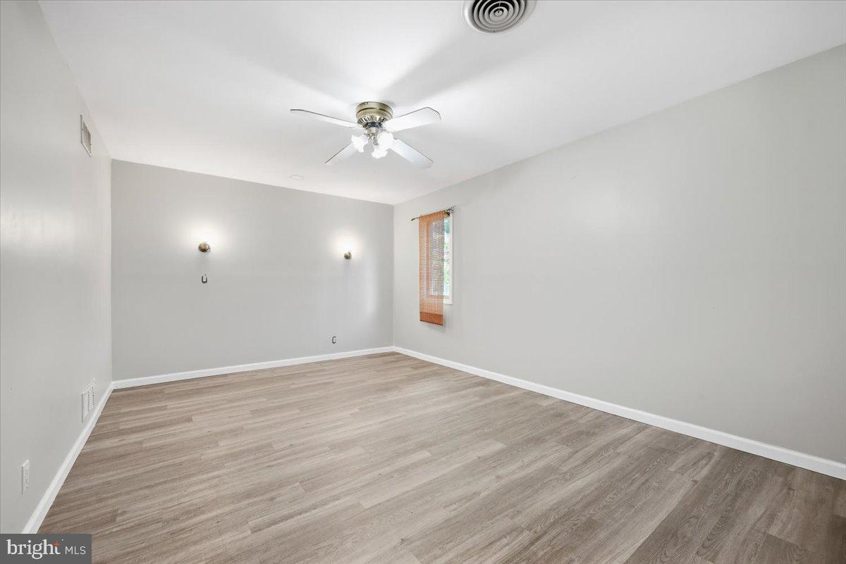 136 E West St Property Photo 22