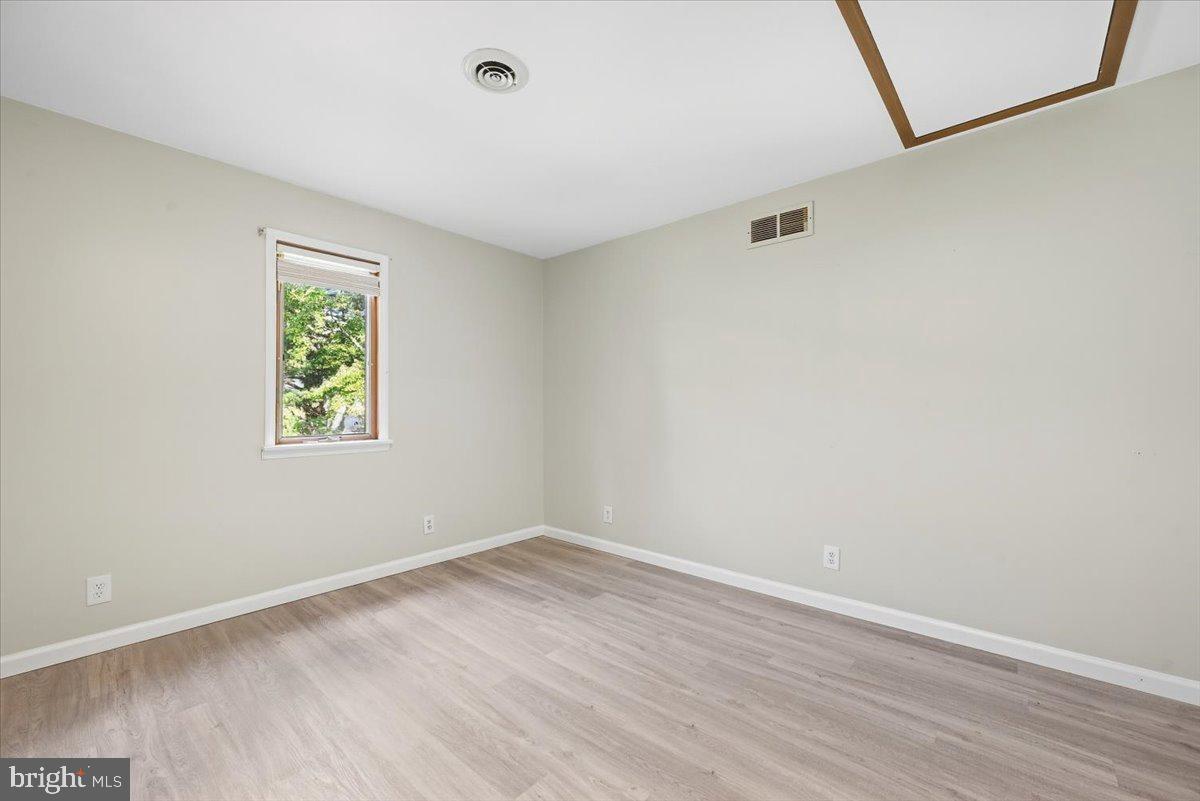 136 E West St Property Photo 24