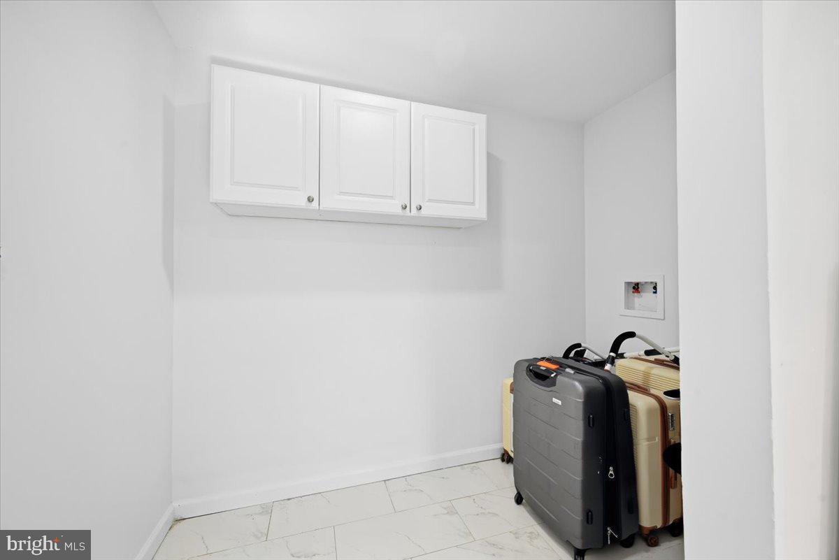 136 E West St Property Photo 36