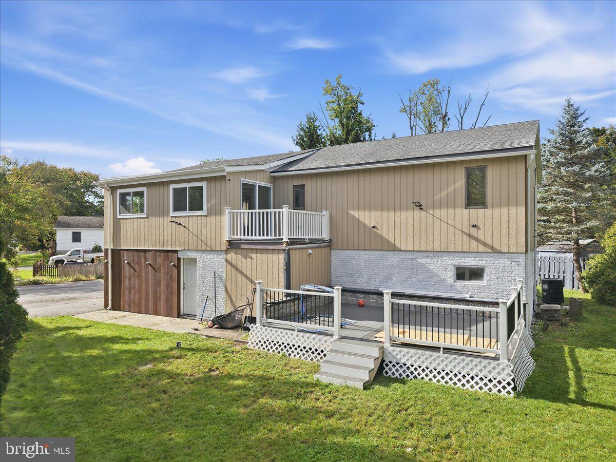 136 E West St Property Photo 59