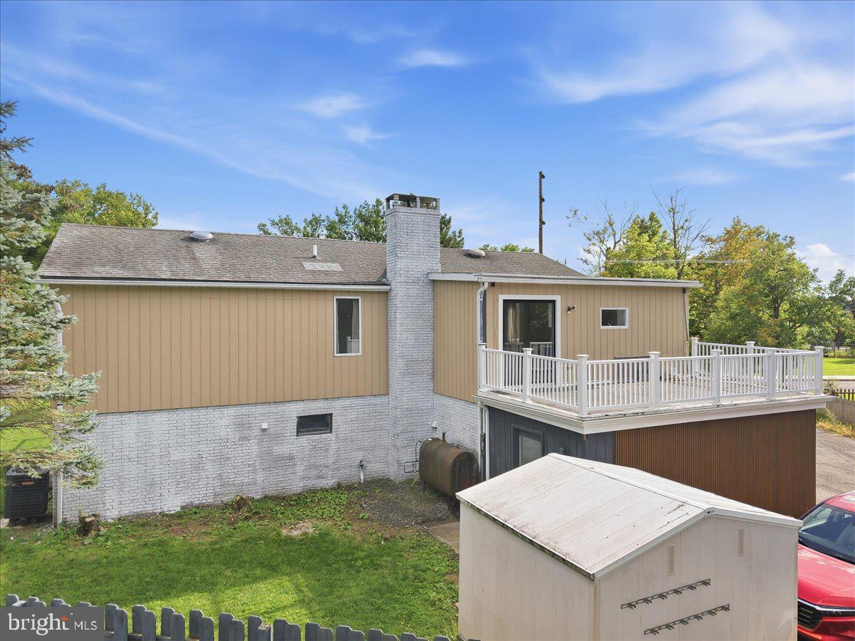 136 E West St Property Photo 62