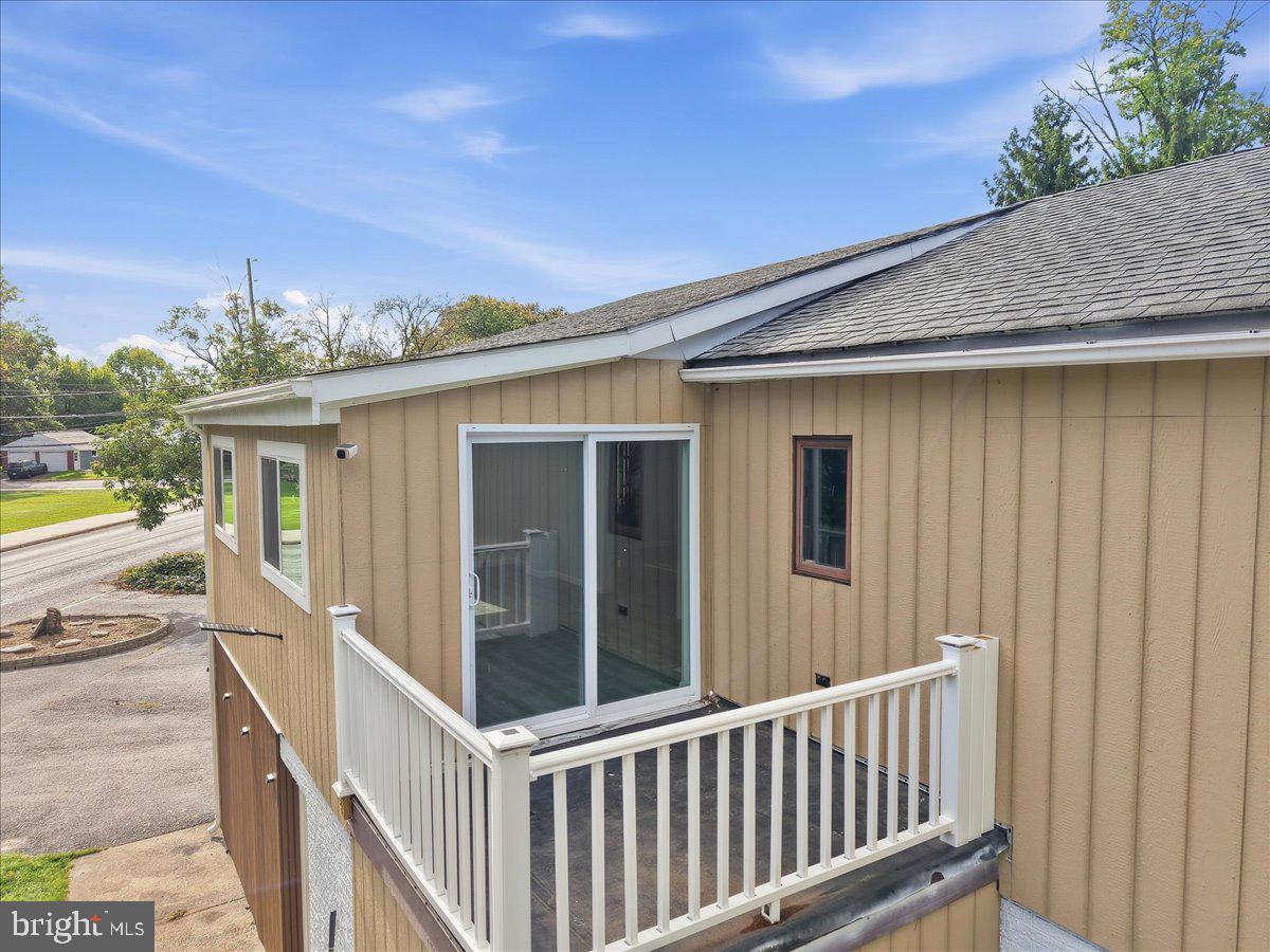 136 E West St Property Photo 66