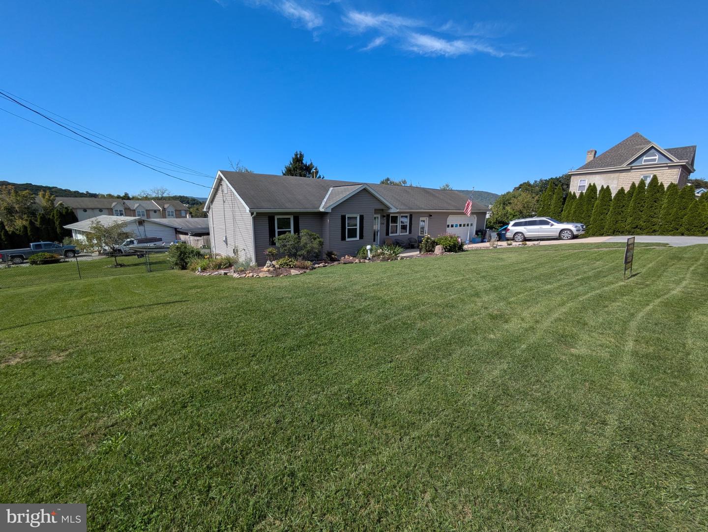 646 S Lehigh Gap St Property Photo 4