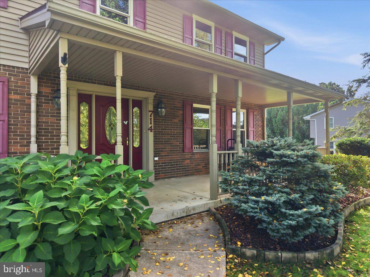 714 Lexington Rd Property Photo 5