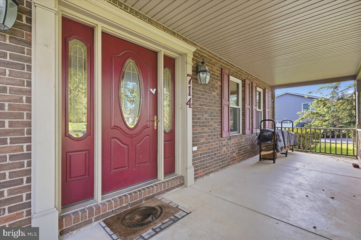 714 Lexington Rd Property Photo 6