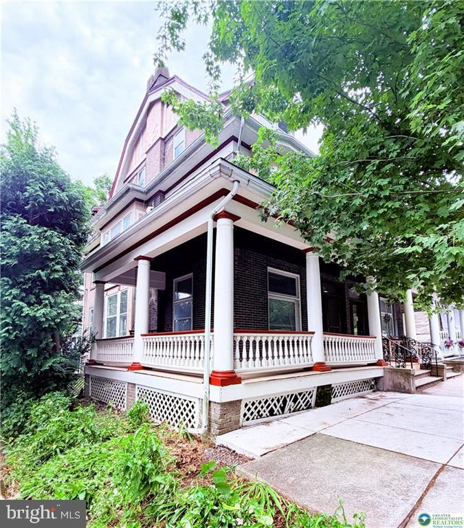 526 Seneca St Property Photo 1