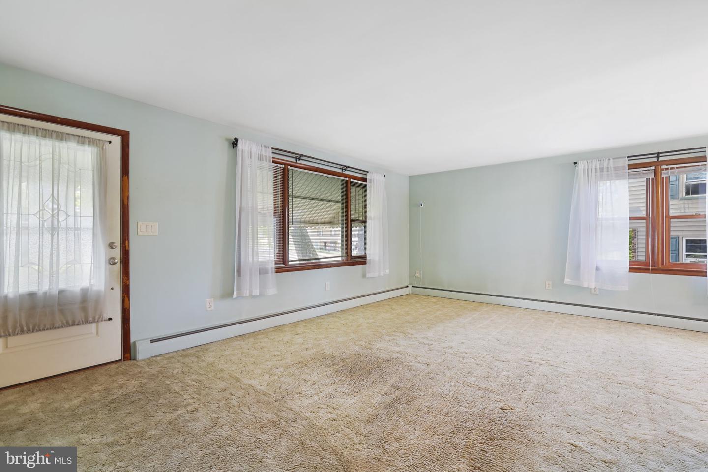 1539 Spring Garden St Property Photo 4