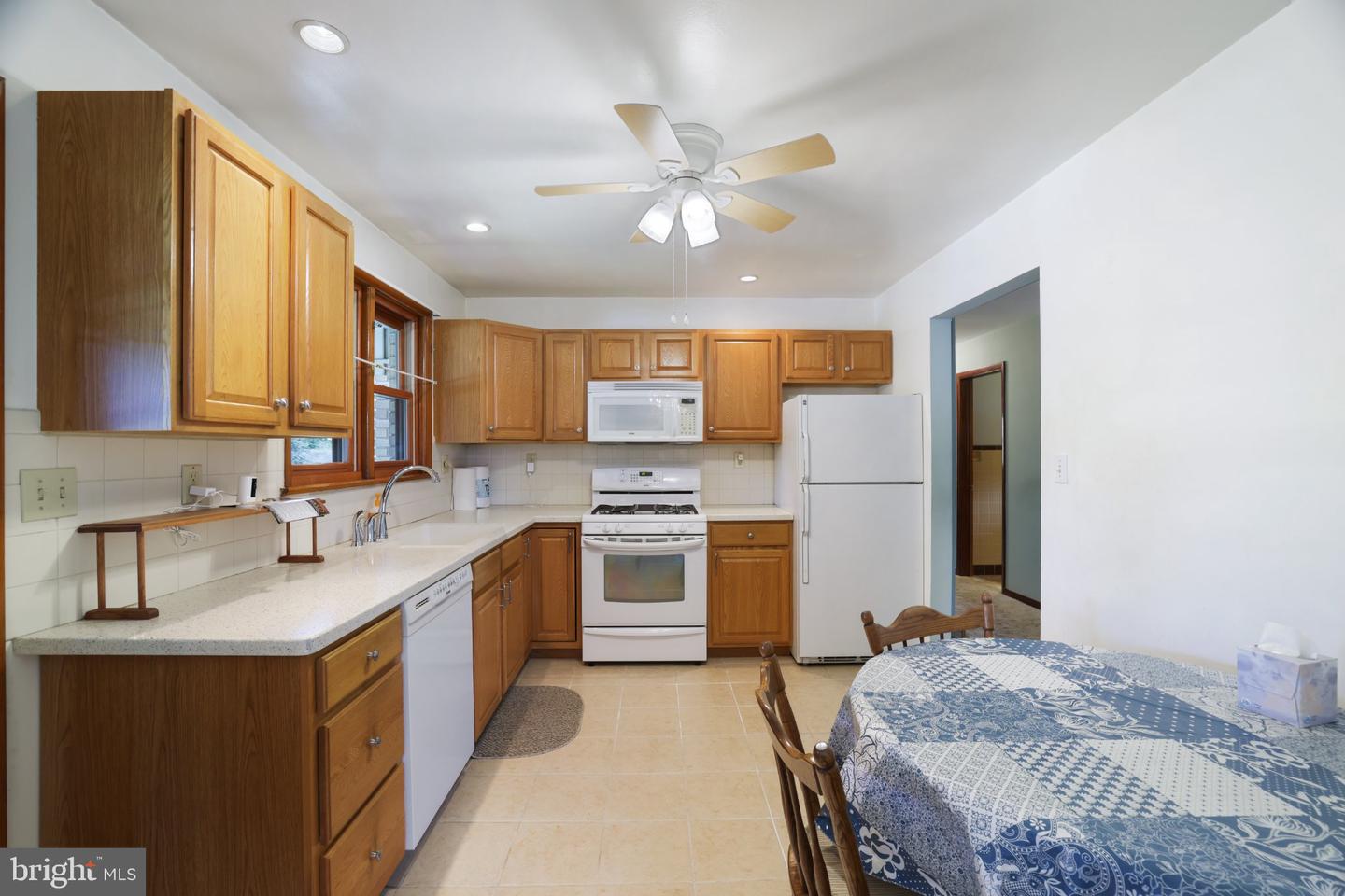 1539 Spring Garden St Property Photo 10