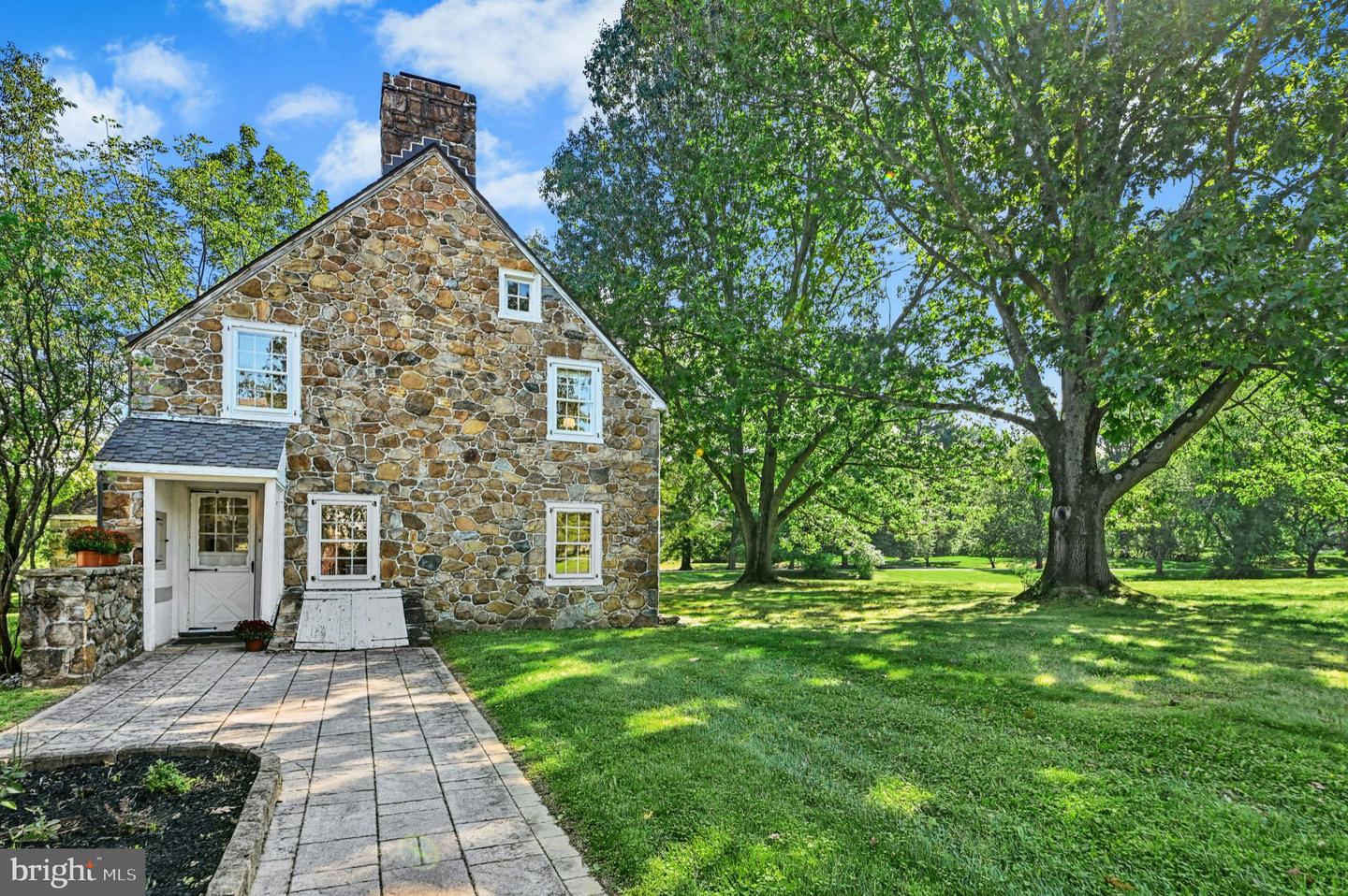 1807 Apple Tree Ln Property Photo 23
