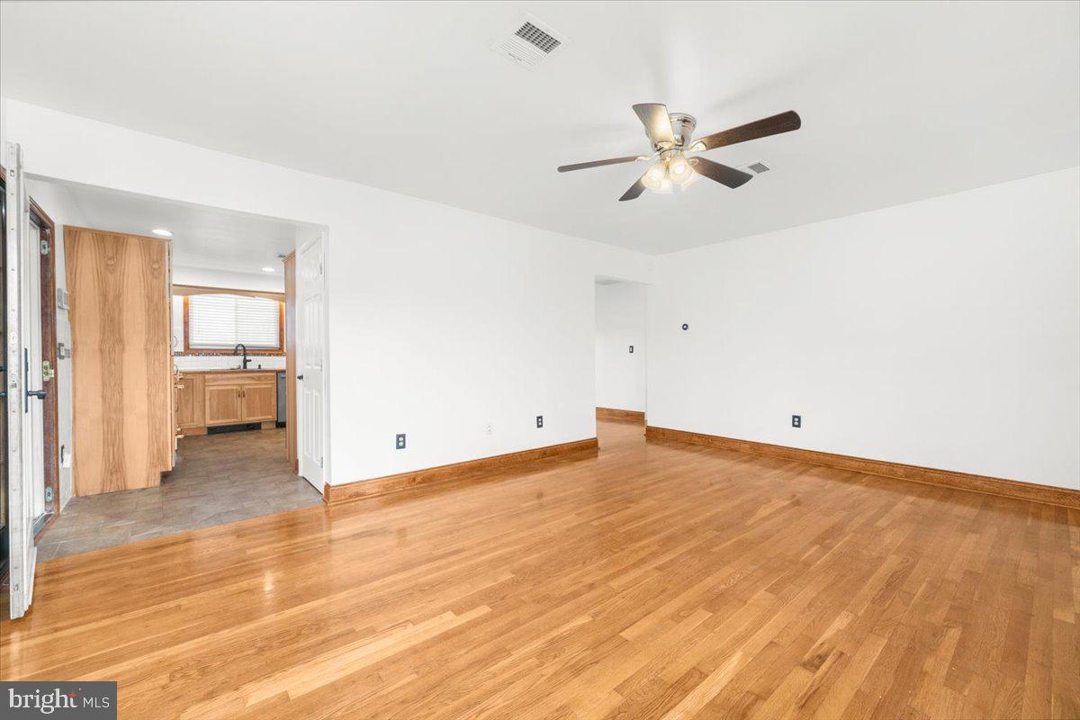 988 N Hoch Rd Property Photo 10