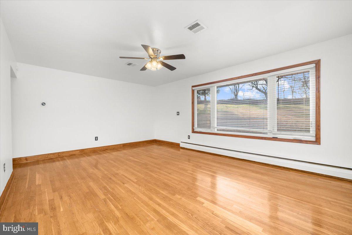 988 N Hoch Rd Property Photo 14