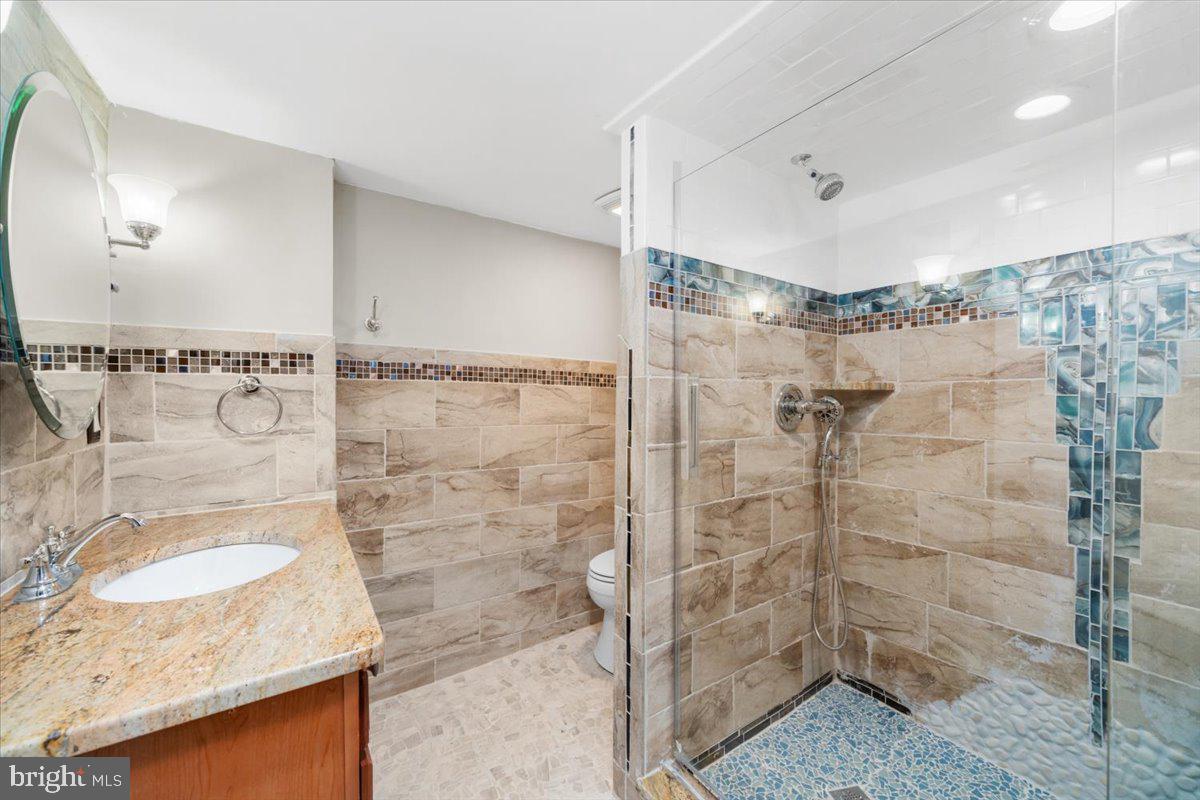 988 N Hoch Rd Property Photo 22