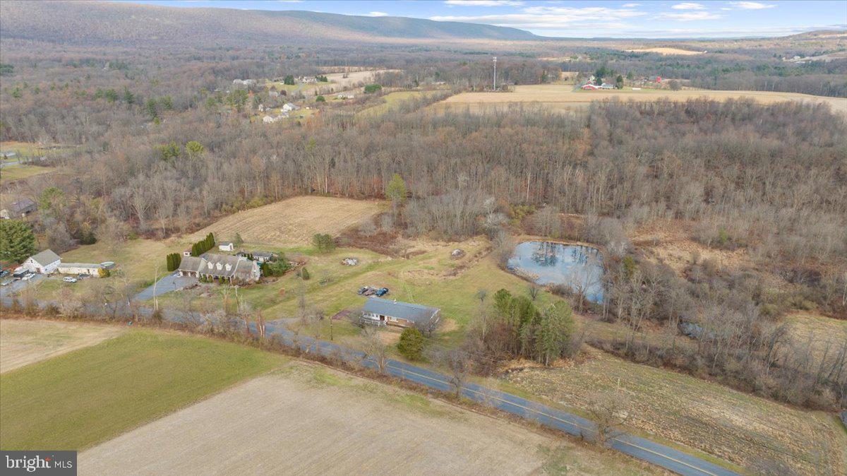 988 N Hoch Rd Property Photo 28