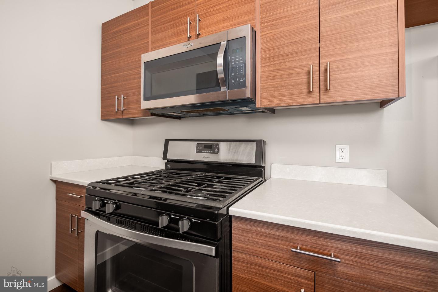 16 Centre Sq #3e Property Photo 2