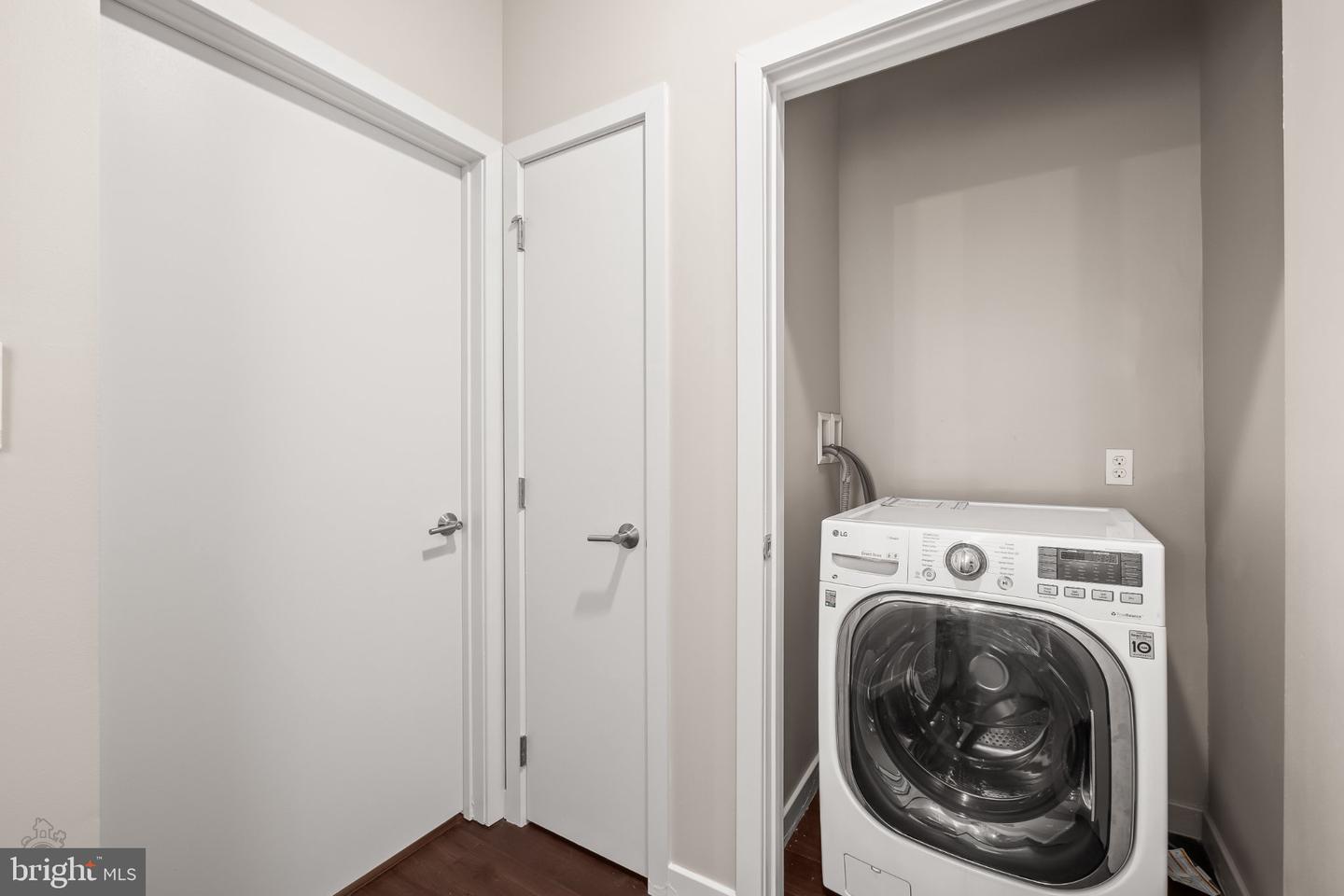 16 Centre Sq #3e Property Photo 21