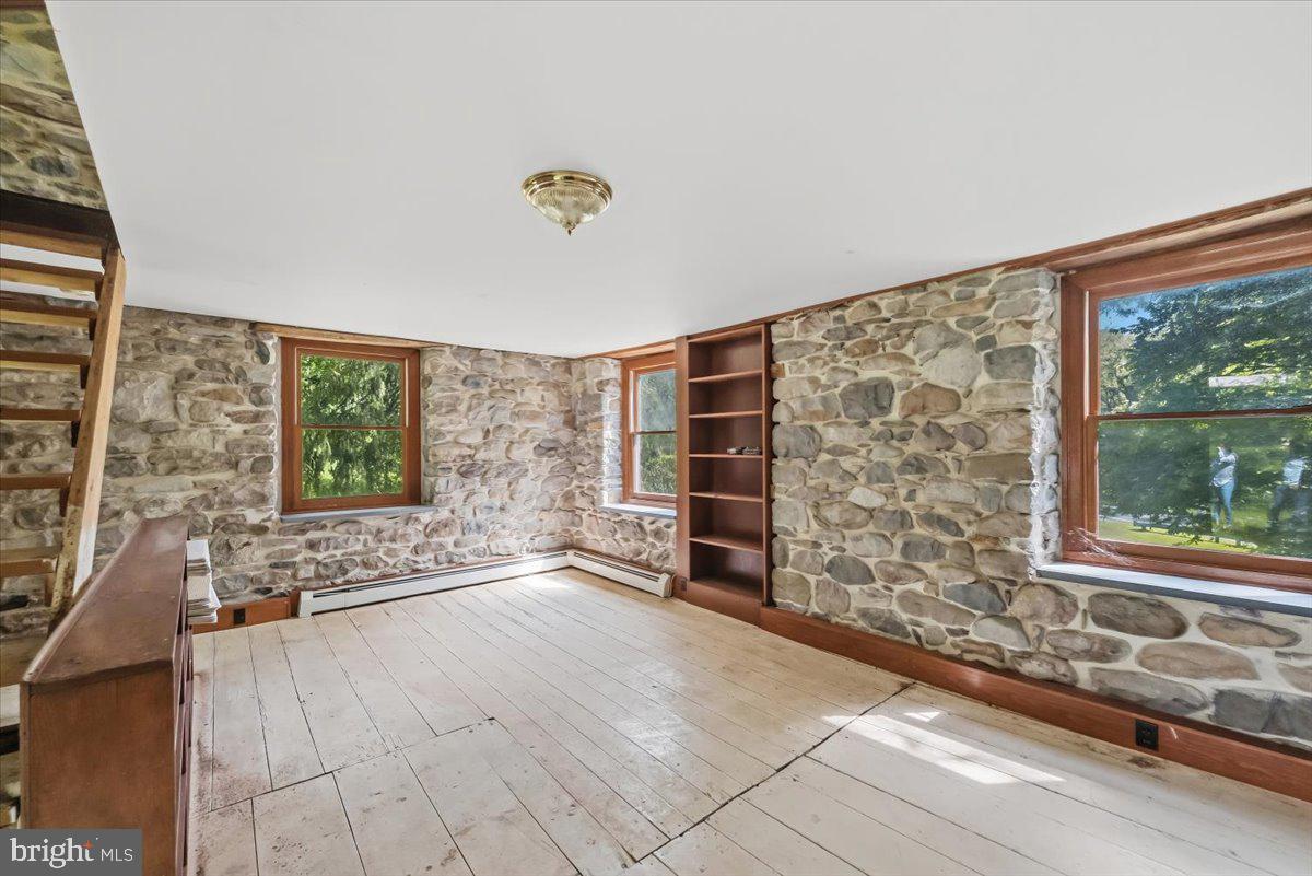 1168 Mount Pleasant Rd Property Photo 39