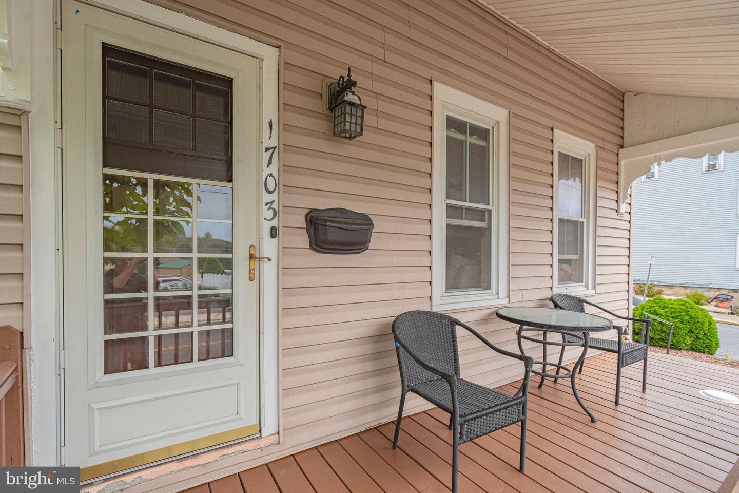 1703 Main St Property Photo 9