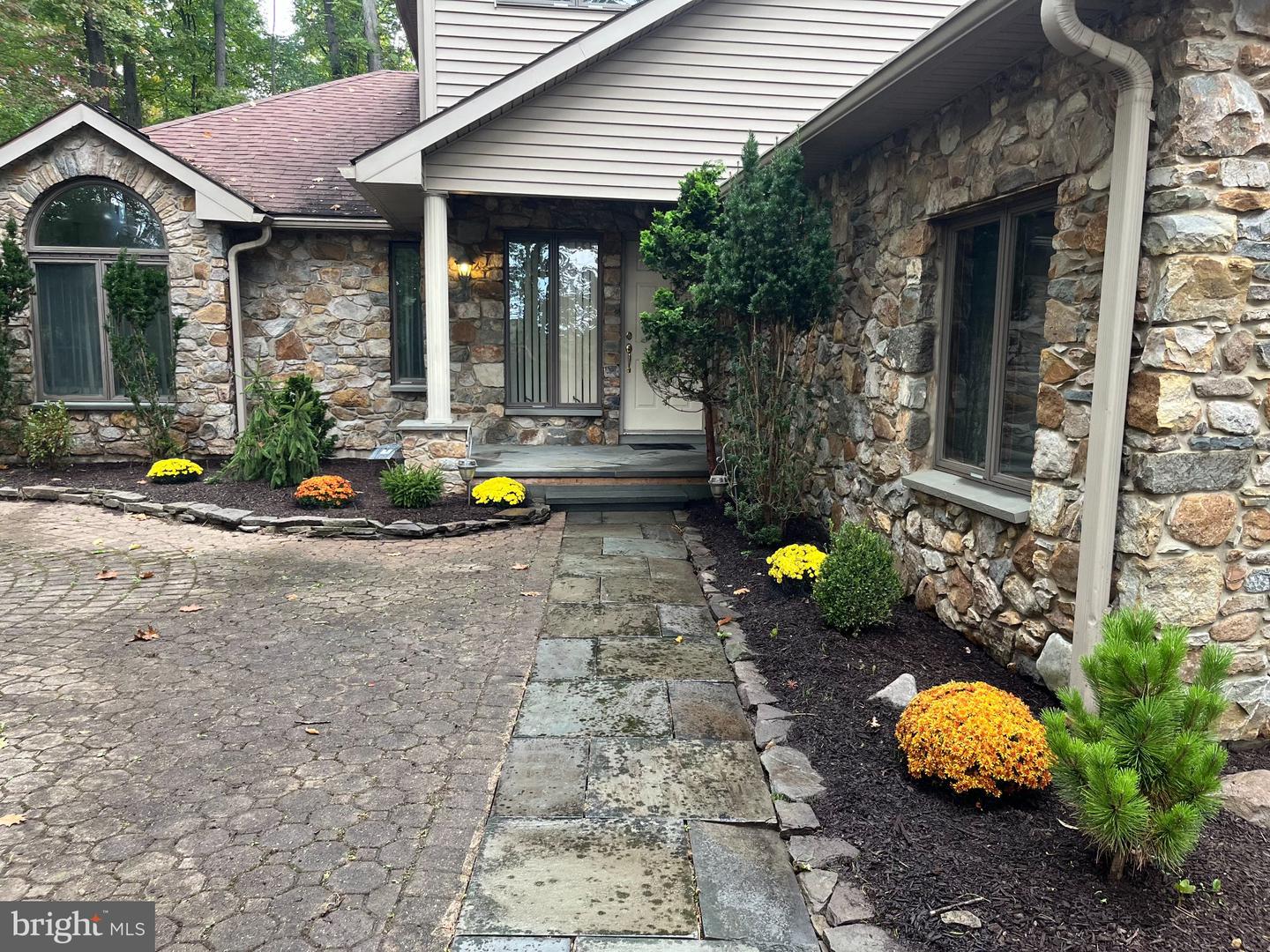 229 Kromer Rd Property Photo 2