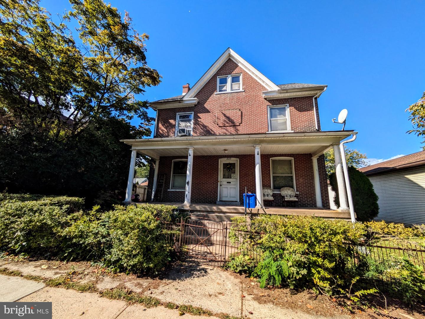823 Broadway Property Photo 1