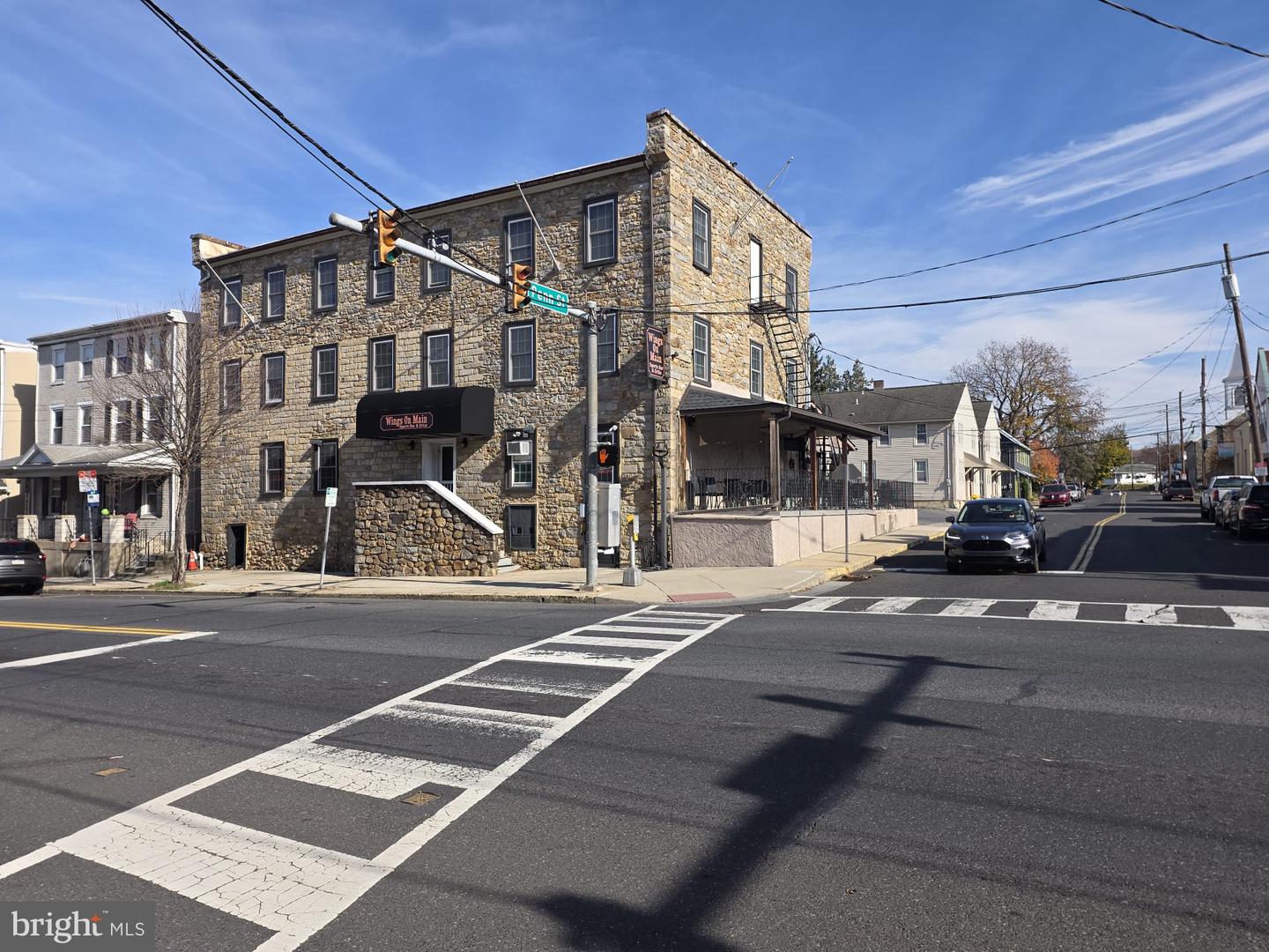 605 Main St Property Photo 1