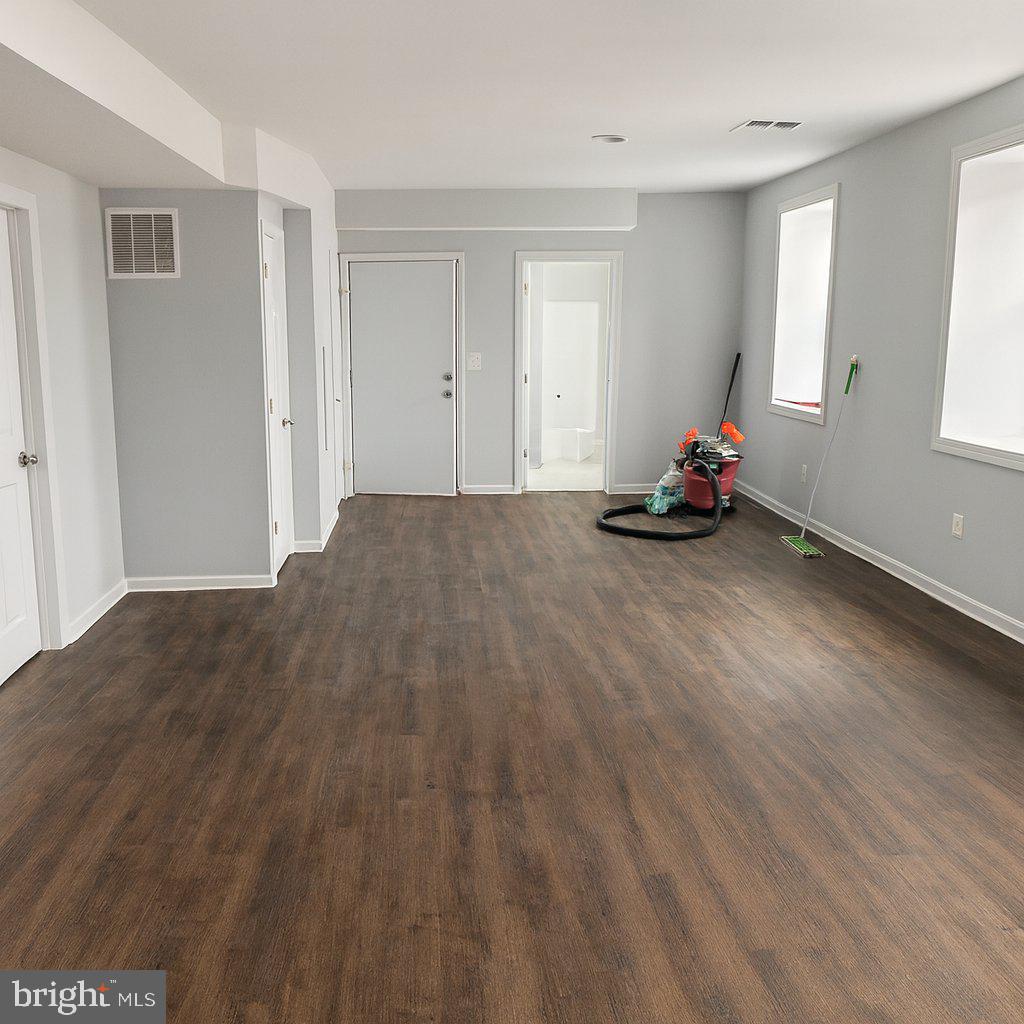 605 Main St Property Photo 21