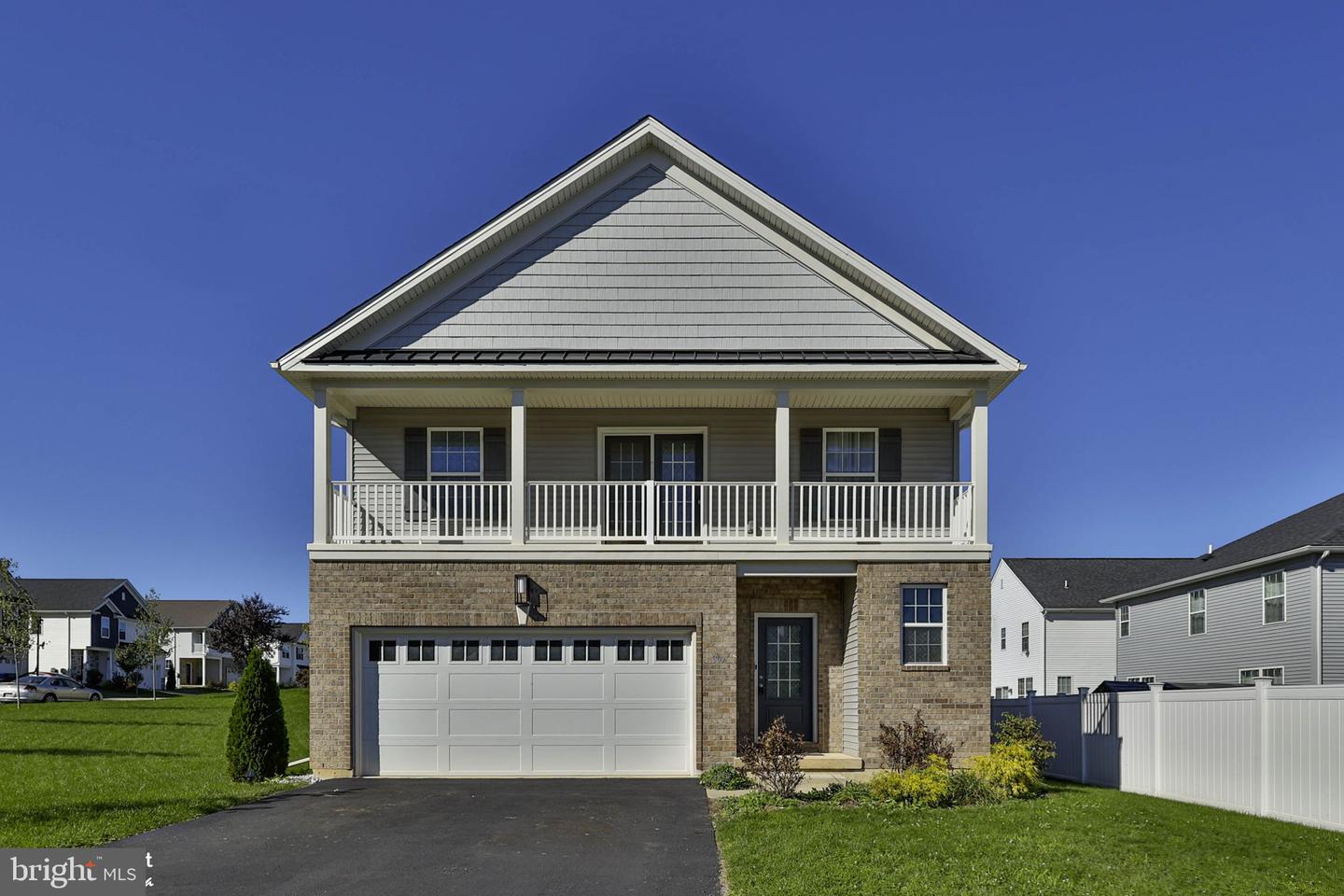 307 Bendelow Ln Property Photo 1