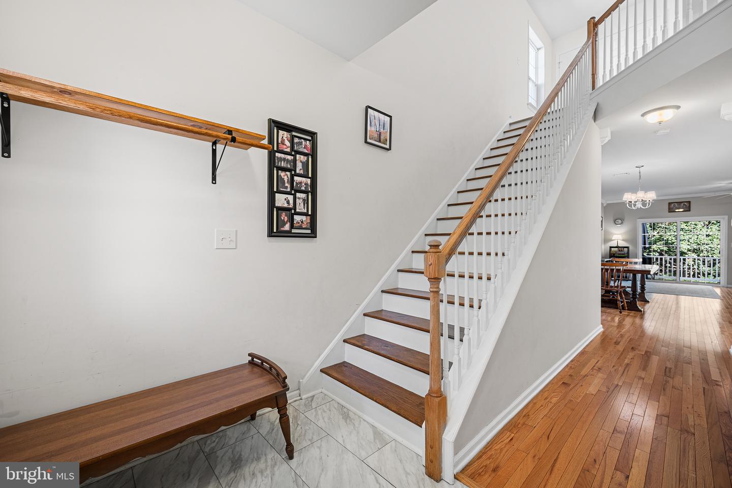 1537 Crest Park Ct Property Photo 2