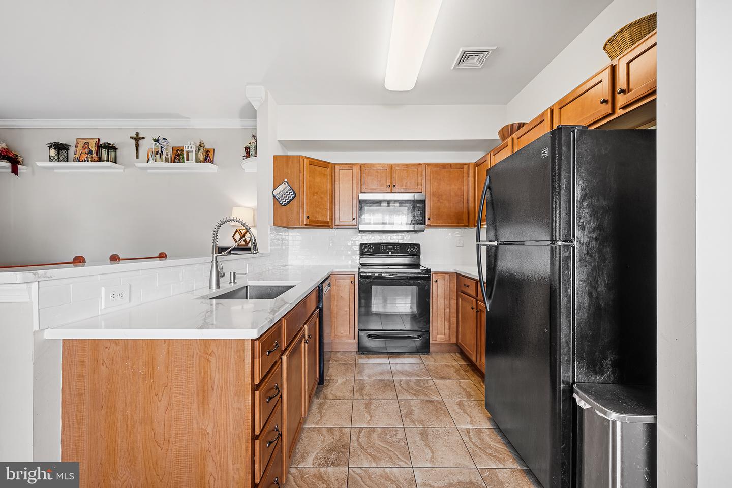 1537 Crest Park Ct Property Photo 10