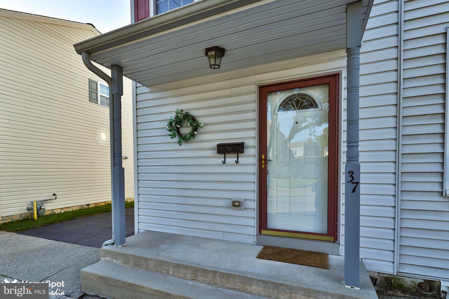 37 W Ettwein St Property Photo 5
