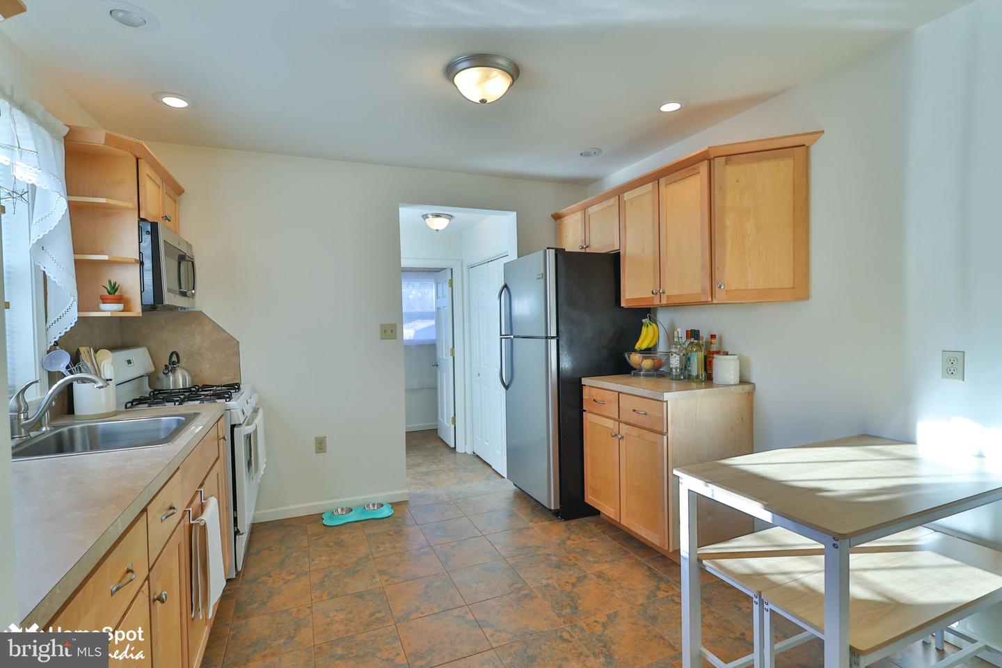 37 W Ettwein St Property Photo 13