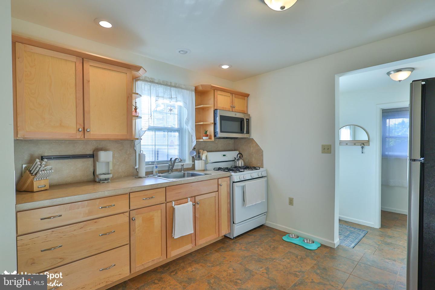 37 W Ettwein St Property Photo 14