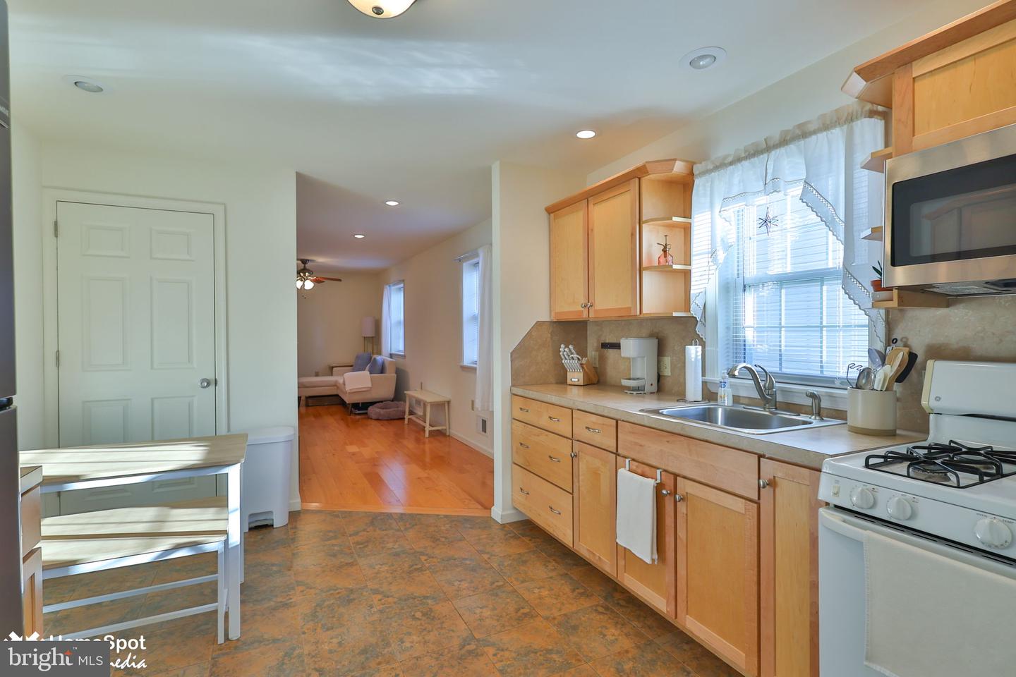 37 W Ettwein St Property Photo 17