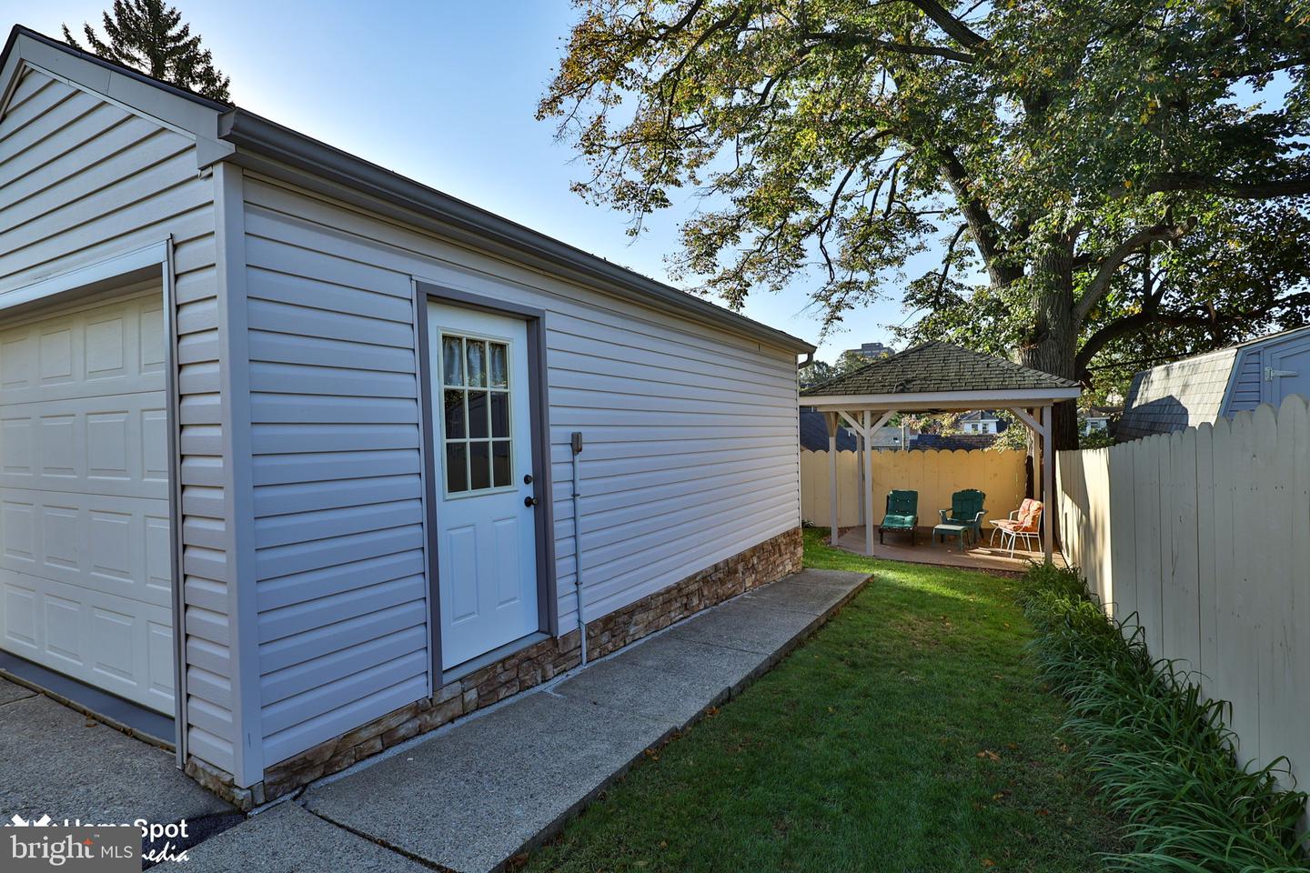 37 W Ettwein St Property Photo 39