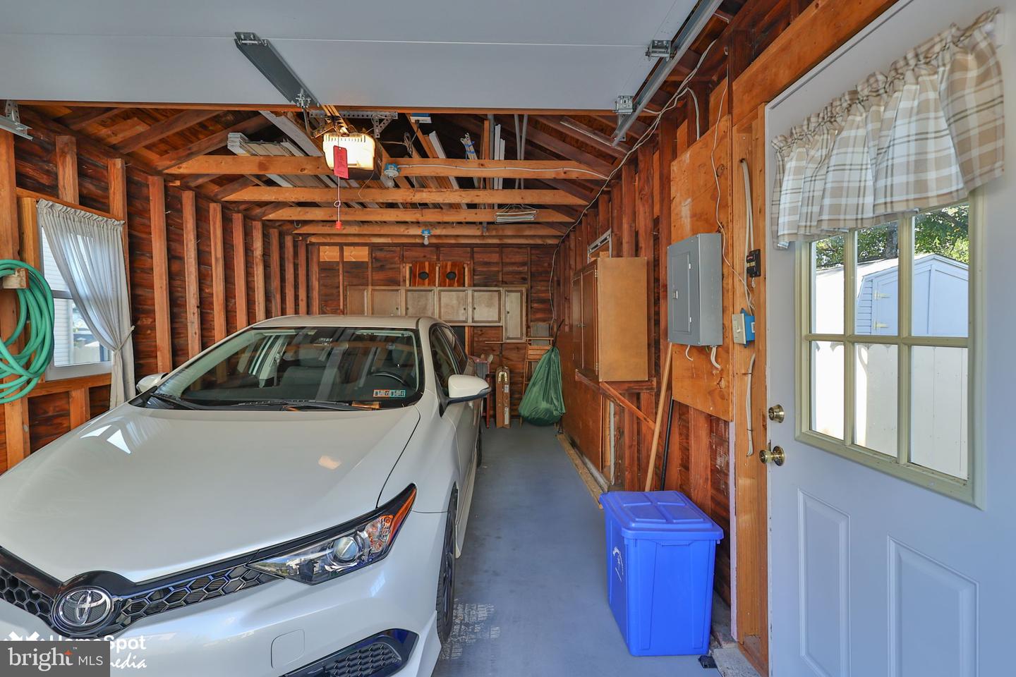 37 W Ettwein St Property Photo 49