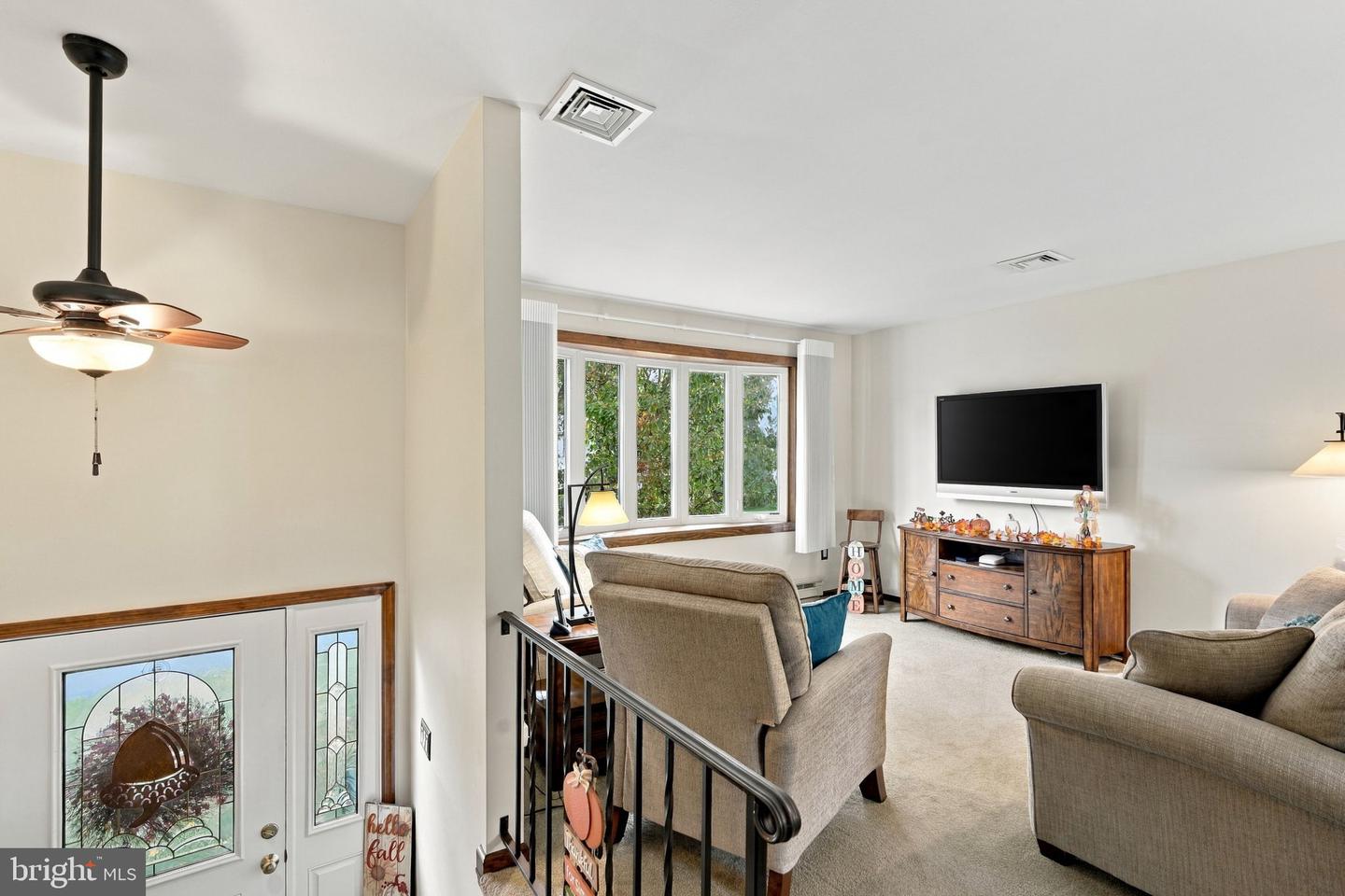 3239 Reeve Dr W Property Photo 5