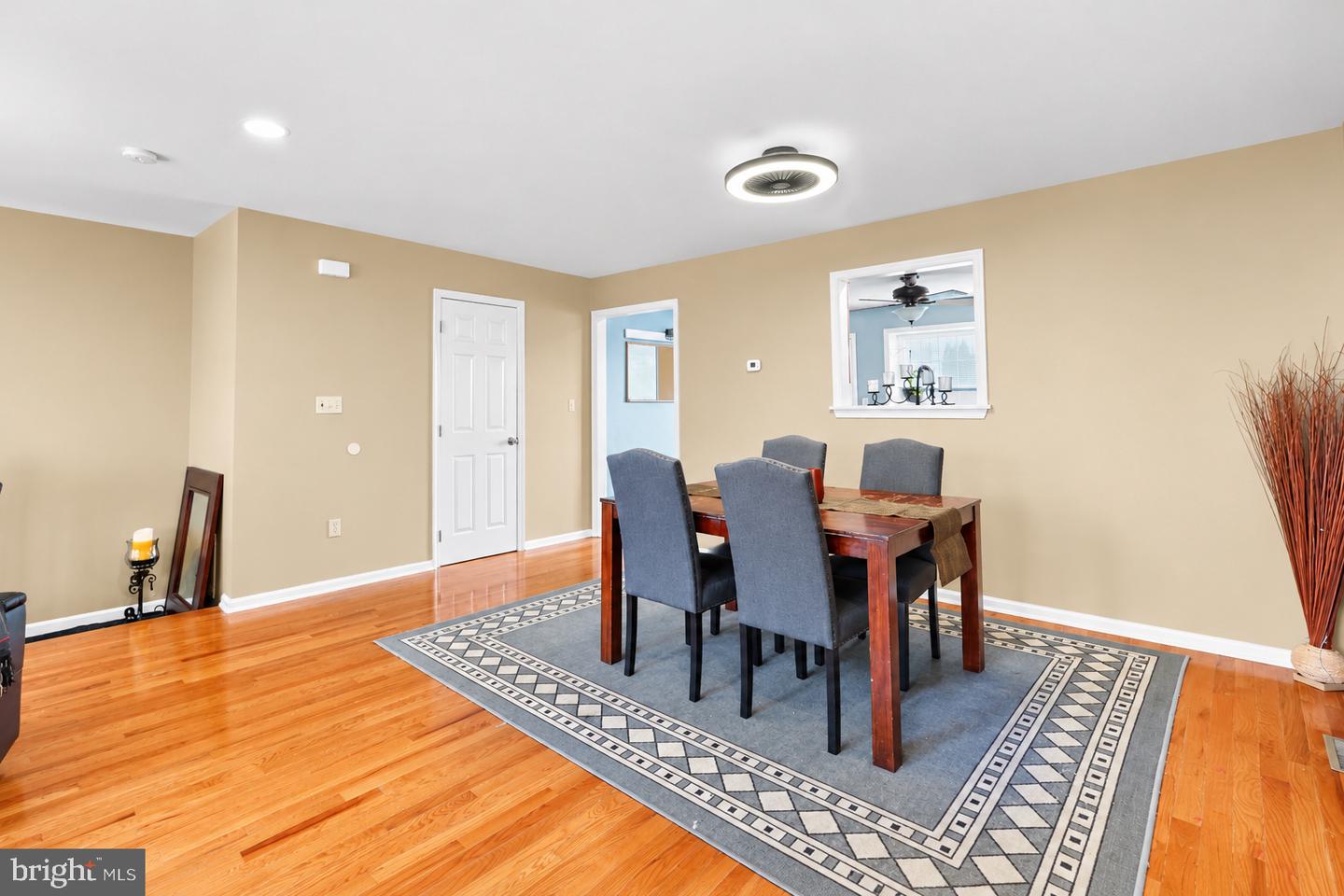 122 Walnut St Property Photo 12
