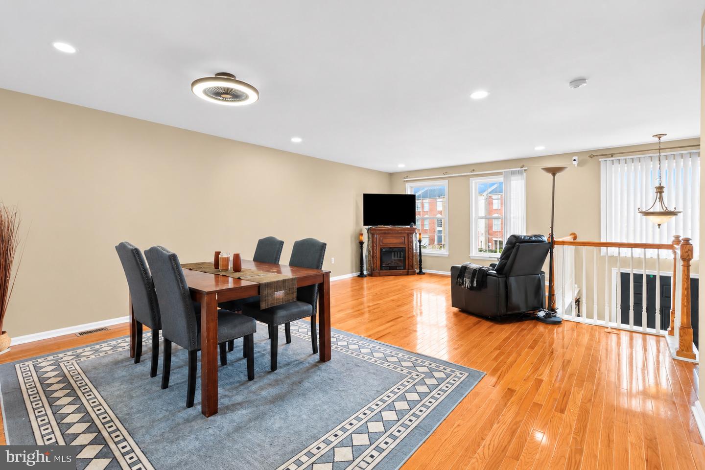 122 Walnut St Property Photo 13