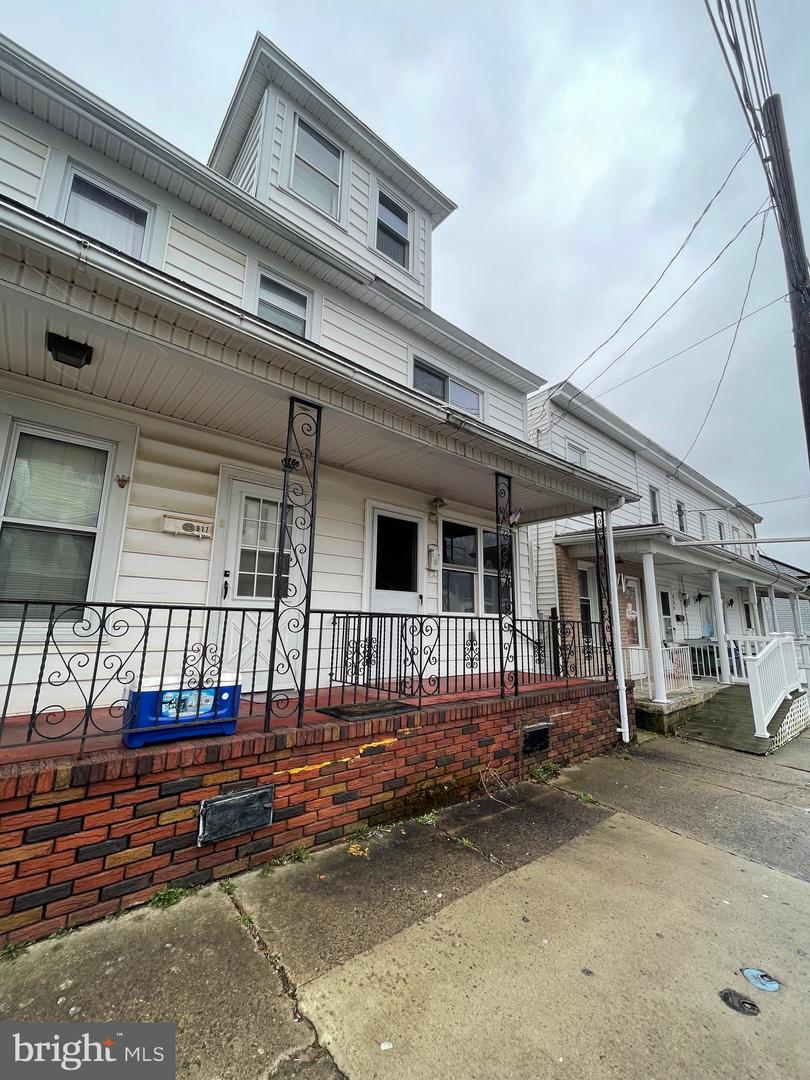 919 Scott St Property Photo