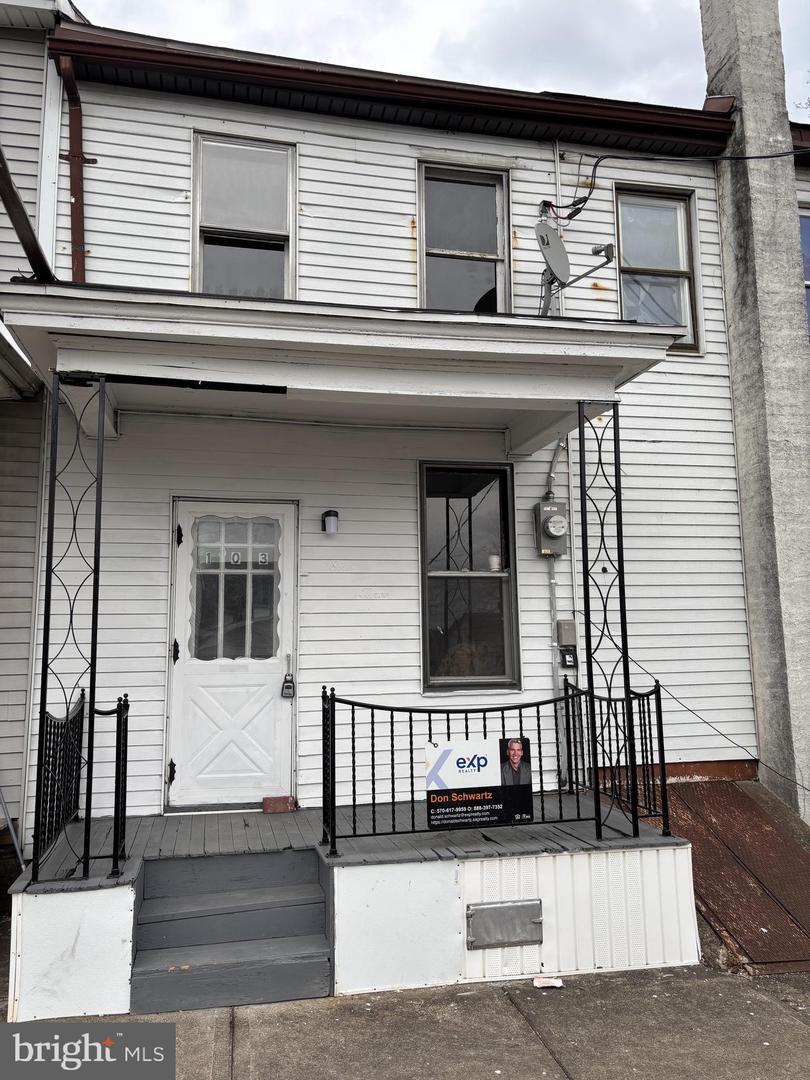 103 N Maple St Property Photo