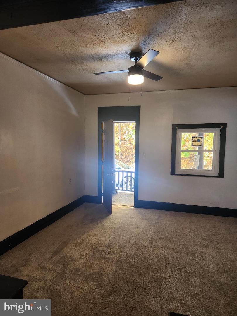 143 S Rock St Property Photo 3